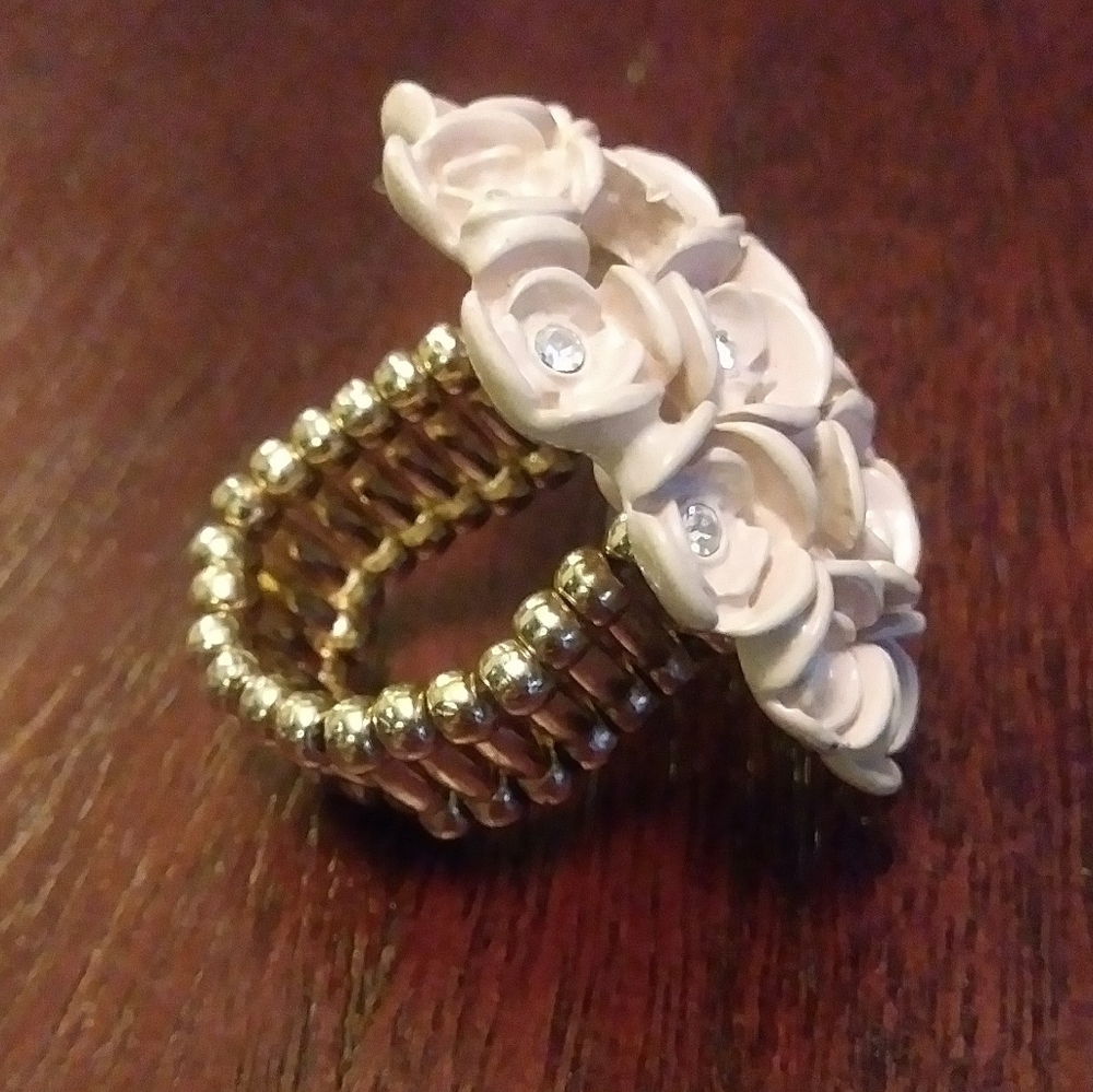 Costume Rose Bunch Ring